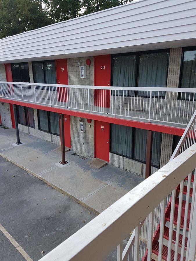 New Plaza Motel โตรอนโต ภายนอก รูปภาพ